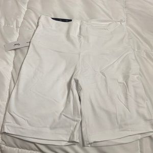 NWT aritzia biker shorts